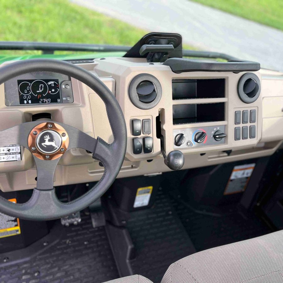 2023-john-deere-gator-835r-03
